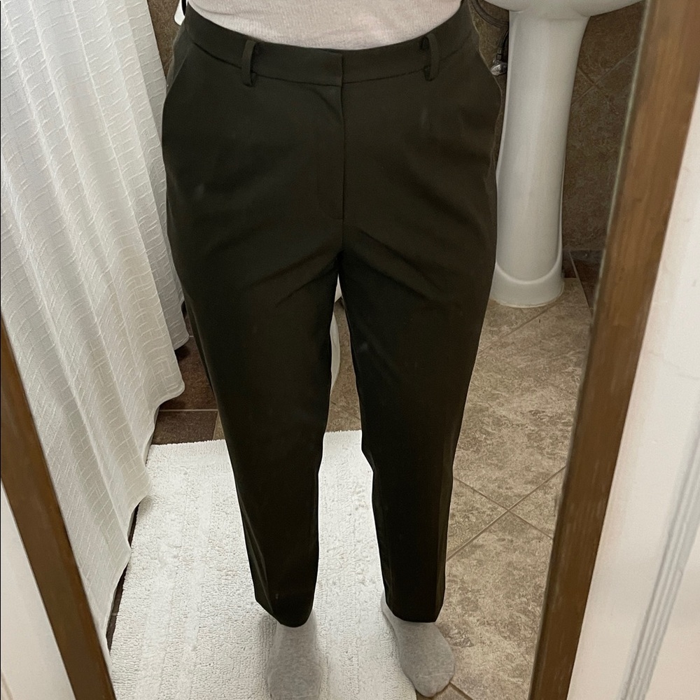 Uniqlo green women’s  Classic Pants